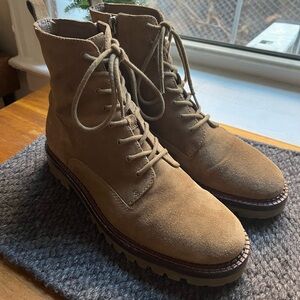 Vince Cabria Lace-Up boots in Tan size 9